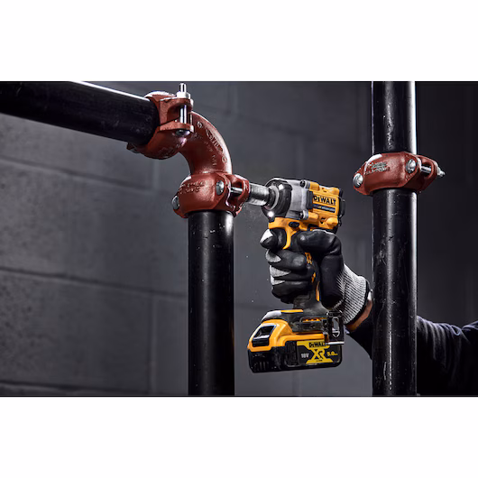 Chave de Impacto Compacta 18V XR 1/2" com 2 Baterias 5.0Ah – DCF921P2T DeWALT - Image 4